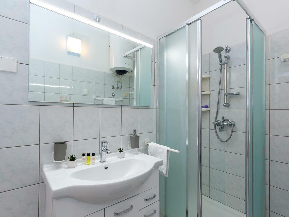 New City Center Design Apartment Пореч Экстерьер фото